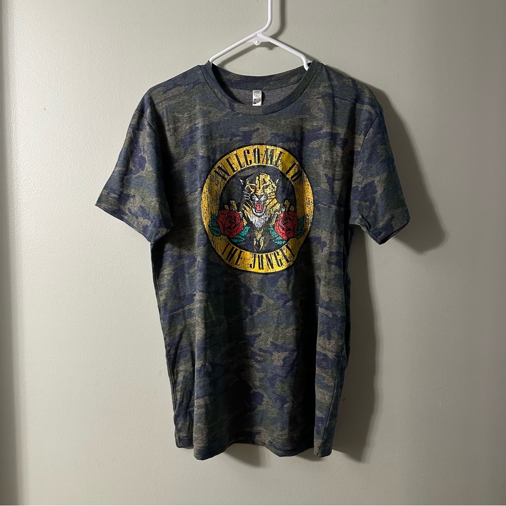 Green and Yellow Short Sleeve Tee ( Size M)